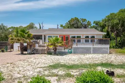 Image de Charming Beach Cottage with Private Pool and close to the Beach!