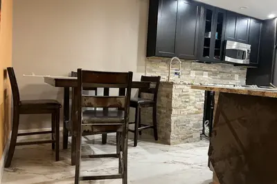 Cozy townhouse with jacuzzi tub