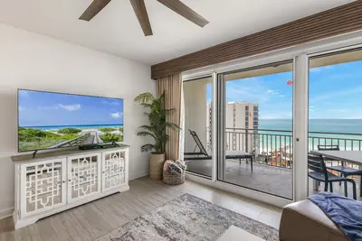 Image de \"Sterling Sunsets\" Amazing views of the Gulf - Completely renovated - Beach pool