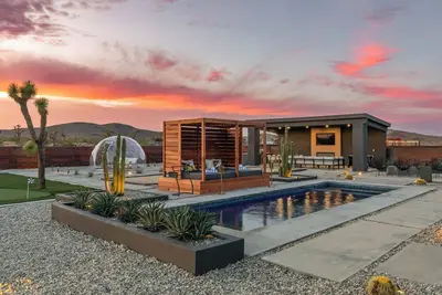 Image de Black Sky House (Pool\/Spa\/BocceBall\/Ev Charger)
