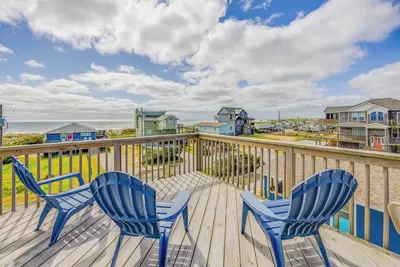 Image de Summer Savings - Semi-Oceanfront Dog Friendly Home w/ Nearby Beach Access, Grill