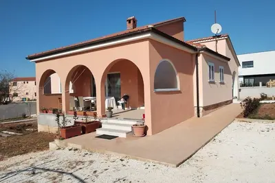 Image de Maison de vacances Pula pour 1 - 4 personnes avec 2 chambres Ă coucher - Maison de vacances
