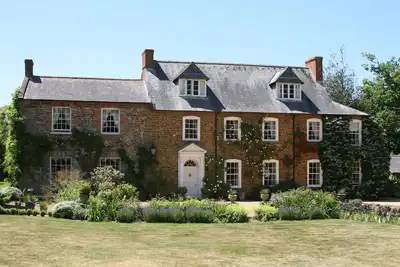 Image de Georgian Old Rectory with heated Pool\n82  5 Star Reviews on Trip Advisor