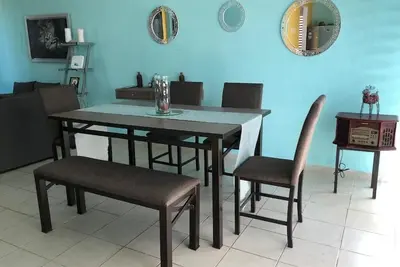 Image de House in exclusive residential with pool