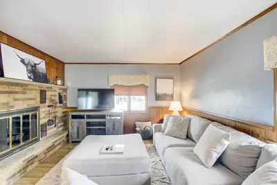 Image de Cozy Wisconsin Abode: Walk to Lake Michigan!
