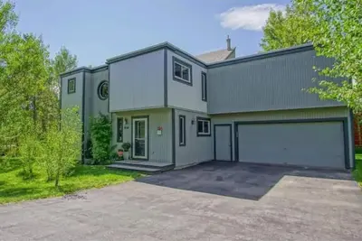 Image de Midcentury-western 4bdrm w/ Hot tub & Aspen Grove