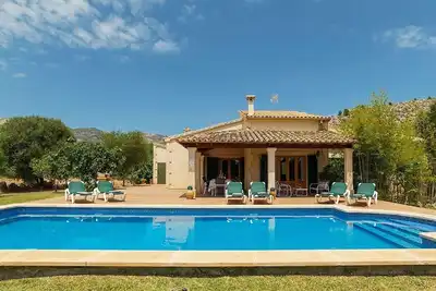 Image de Spacious Country Villa, A/C, Large Private Pool & Garden, Mountain Views close to Pollenca & Beaches