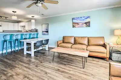 Image de Oak Island Condo - Walk to the Beach!