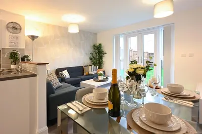 Image de Luxury 4 Bed House with Gated Parking in the Heart of B'ham!