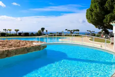 Image de Magnifique maison de vacances pour 4 personnes avec climatisation, piscine, Wifi, Tv et patio