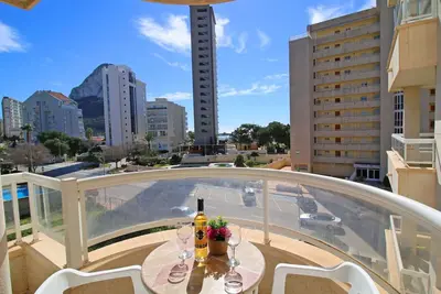 Image de Joli appartement pour 4 personnes avec Wifi, piscine, climatisation, Tv, terrasse et animaux admis