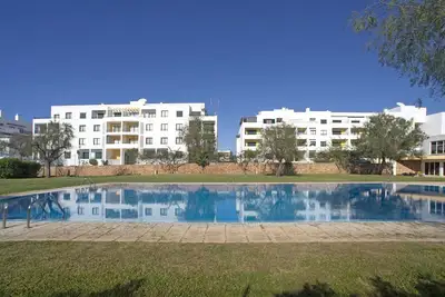 Image de Joli appartement pour 4 personnes avec Wifi, piscine, Tv, balcon et parking