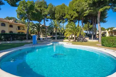 Joli appartement pour 4 personnes avec climatisation, piscine, Wifi, Tv, terrasse et parking