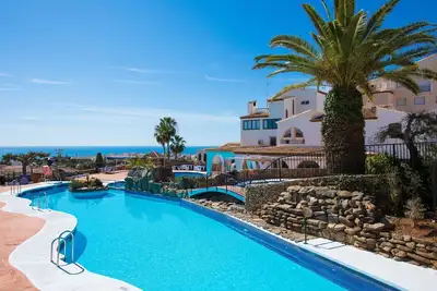 Image de Bel appartement pour 4 personnes avec Wifi, climatisation, piscine, Tv et terrasse
