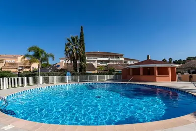 Image de Bel appartement pour 6 personnes avec climatisation, piscine, Wifi, Tv, terrasse et vue panoramique