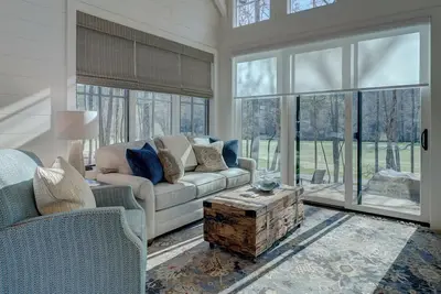 Image de Golf and Riverfront Cottage | King Bed | Group Availability