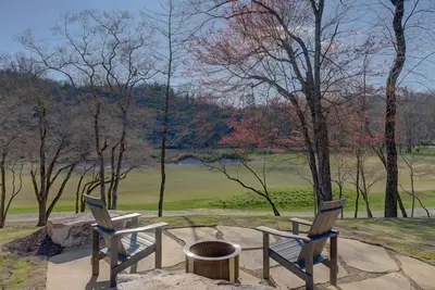 Image de Golf and Riverfront Cottage | King Bed | Group Availability