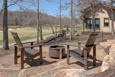 Image de Golf and Riverfront Cottage | King Bed | Group Availability