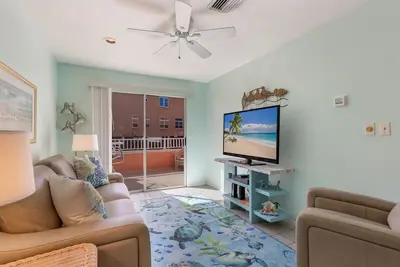 Image de Delightful Beachfront Studio Steps to the Beach!