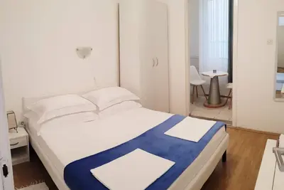 Image de Appartement de trois chambres avec la terrasse et la vue sur le mer Podaca, Makarska (A-10439-a)