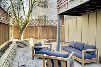Image de Modern Home Near Ballard Locks w\/ Patio & Parking! Award Winning!