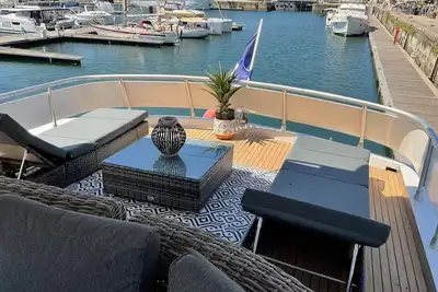 Image de Yacht de luxe à La Rochelle avec terrasse
