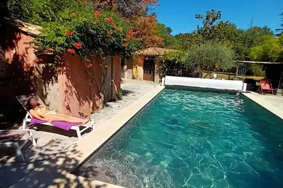 Image de Mas du Gecko, 4km de Gordes, 8 couchages, 3 sdb