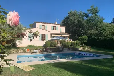Image de Provençal villa | 3 bedrooms | pool | south-facing terrace | 1800m² | quiet