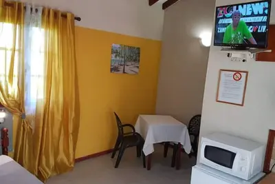 Image de La Marmite Kréyol \"Bungalow Saphir\"