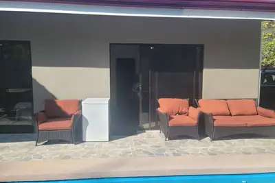 Image de Beautiful and unique modern house, private, with pool, charcoal grill, and WiFi