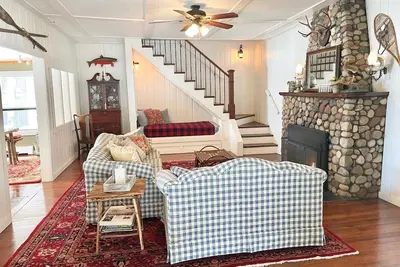 Image de Historic 1904 cabin on Clark Lake in Nisswa: August 8-16 available!