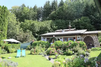 Image de Vacation home with lake view and private pool 2 minutes away from Lake Wörthersee