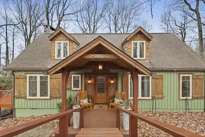 Image de Relax with family and friends year round at this peaceful home on Beech Mountain