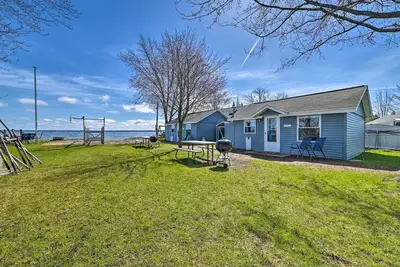 Image de Full Cabin: 14 Steps to the Lake! Pet Friendly!