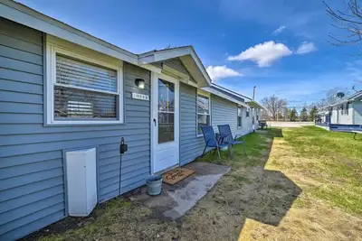 Image de Large Cabin: Steps to the Lake! Pet Friendly!