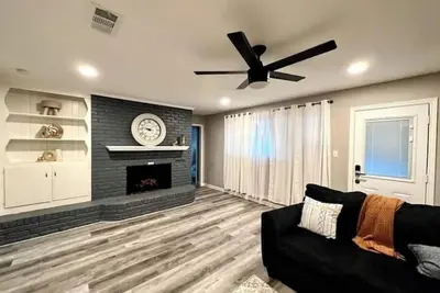 Image de Spacious/Cozy home in Fort Worth!