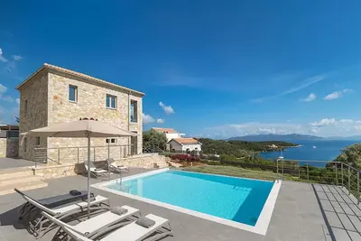 Image de Villa Mentes - Trois Chambres Villa, Couchages 6