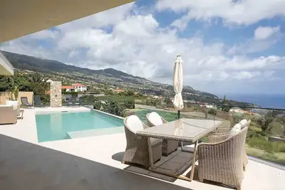 Image de Bungalow for 8 guests with 150m² in Estreito da Calheta (175507)