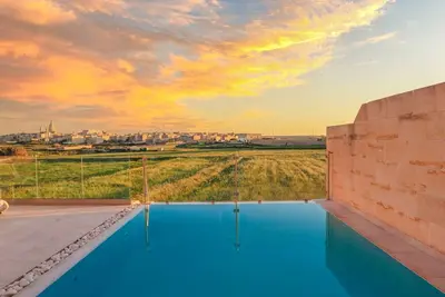 Image de Sunset Serenity - Quatre Chambres Villa, Couchages 9