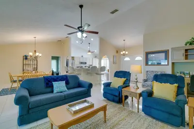 Image de Canal-Front Retreat in Crystal River!