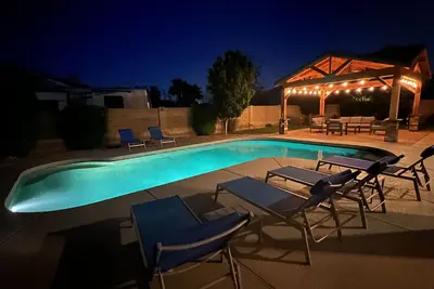 Image de Multifamily Retreat5BR w/ Pool, Putting Green, 2 King Suites + Golf Nearby