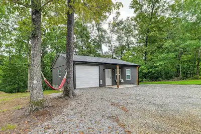 Image de Pet-Friendly Murray Vacation Rental w/ Grill!