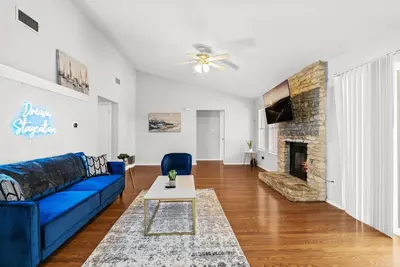 Image de 5min from Apple/Domain & 20min from Downtown Austin!