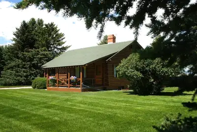 Image de Beautiful Log Home with Mountain Vistas