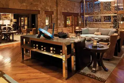 Image de Luxury 2bd 2br near slopes at The Sebastian in Dt vail village.