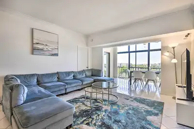 Image de < 1 Mi to Siesta Key Beach: Condo w/ Pool