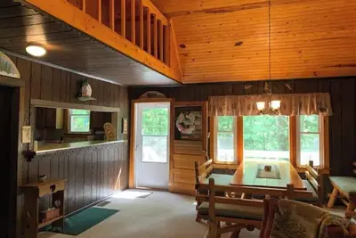 Image de Cozy cabin in serene Cook Forest, close to all!