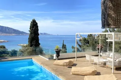 Image de Villa au coeur de la baie du roucas, vue mer imprenable.