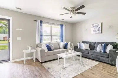 Image de Charming Pooler Home 12mi from downtown Savannah