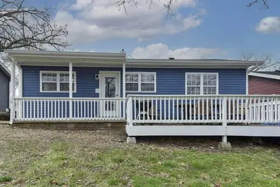 Image de Beach House - Lake Views!
